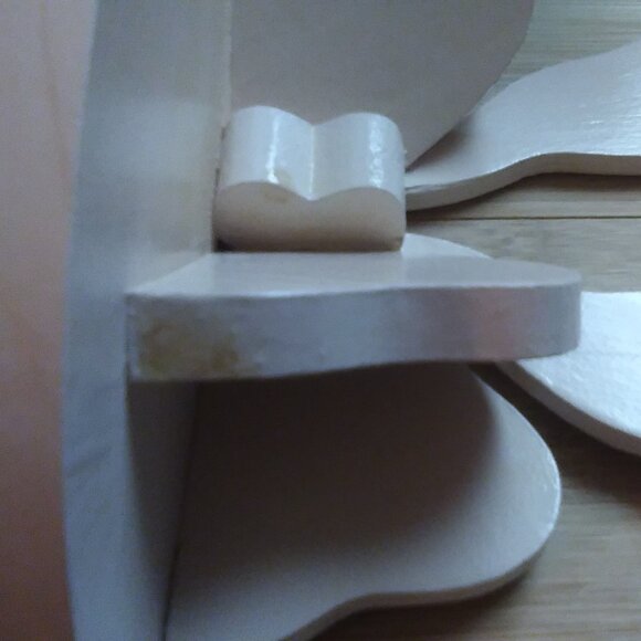 Adorable Wall Mounted Bow Shelf - Picture 7 of 12